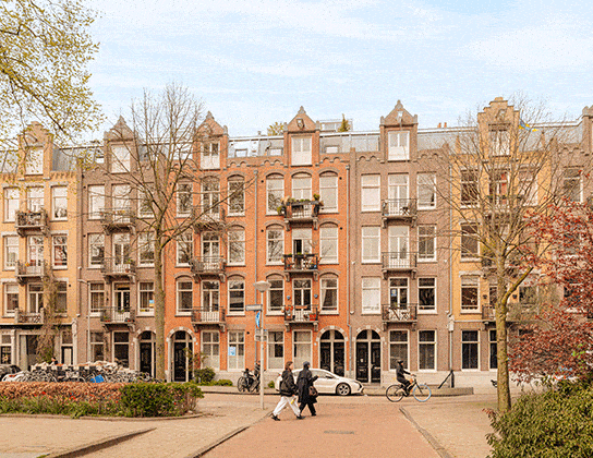 Mooie rij appartementen in Amsterdam